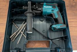 Location outil Burineur perforateur Électrique Makita près de Trégueux