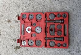 Location outil Repousse piston près de Lapouyade