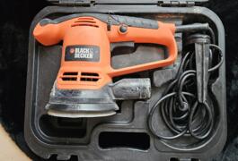 Location outil Ponceuse Électrique Black et decker près de Le Kremlin-Bicêtre