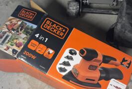 Location outil Ponceuse Électrique Black et decker près de Nice