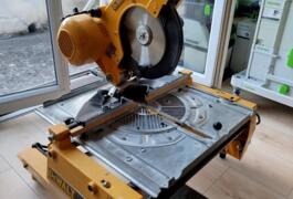 Location outil Combiné scie onglets / scie sur table Dewalt près de Vanves
