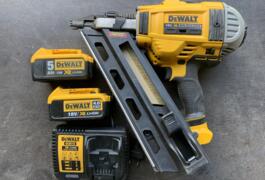 Location outil Cloueur Électrique Dewalt près de Tourville-la-Campagne