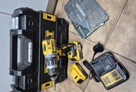 Location outil Perceuse Sans-fil Dewalt près de Revin