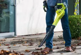 Location outil Aspirateur souffleur Électrique Ryobi près de Chaponnay