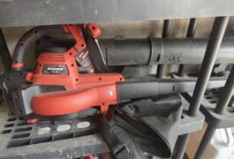 Location outil Aspirateur souffleur Électrique Einhell près de Saint-Alban-d'Ay