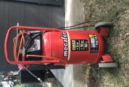 Location outil Compresseur Électrique Mecafer près de Ouveillan