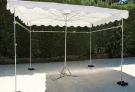 Location outil Parasol 4 x 3 mètres toile blanche et armature paragliss près de Tours