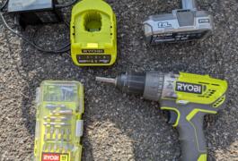 Location outil Perceuse Électrique Ryobi près de Rive-de-Gier