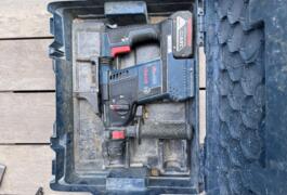 Location outil Perceuse Sans-fil Makita près de Montoulieu-Saint-Bernard
