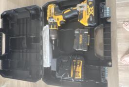 Location outil Perceuse Sans-fil Dewalt près de La Boissière-de-Montaigu