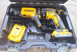 Location outil Visseuse à placo Électrique Dewalt près de Argenteuil