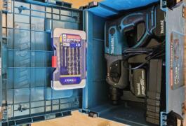 Location outil Burineur perforateur Électrique Makita près de Aiton