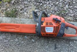 Location outil Tronçonneuse Thermique Husqvarna près de Beynac