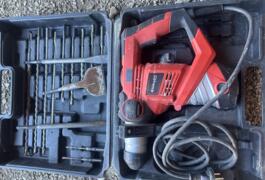 Location outil Burineur perforateur Électrique Einhell près de Beynac