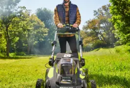 Location outil Tondeuse autoportée Électrique Ryobi près de Dravegny