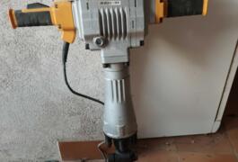 Location outil Marteau piqueur Électrique près de Valay