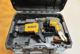 Location outil Visseuse à placo Électrique Dewalt près de Valay