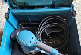 Location outil Ponceuse Électrique Makita près de Pau