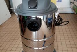 Location outil Aspirateur eau poussière Électrique près de Faches-Thumesnil