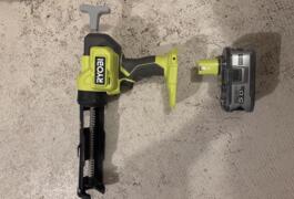 Location outil Pistolet silicone Ryobi près de Saint-Maur-des-Fossés