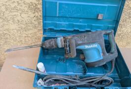 Location outil Burineur perforateur Électrique Makita près de Romans-sur-Isère