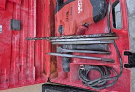 Location outil Marteau piqueur Électrique Hilti près de L'Haÿ-les-Roses
