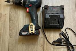 Location outil Perceuse Électrique Bosch pro près de Courbevoie
