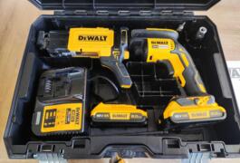 Location outil Visseuse à placo Électrique Dewalt près de Sarras