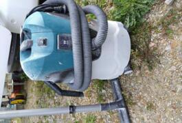Location outil Aspirateur eau poussière Électrique Makita près de Martinvast