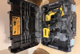 Location outil Visseuse à placo Électrique Dewalt près de Tornac