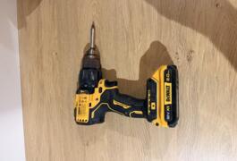 Location outil Perceuse Électrique Dewalt près de Tornac
