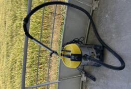 Location outil Aspirateur eau poussière Électrique Fartools près de Auray