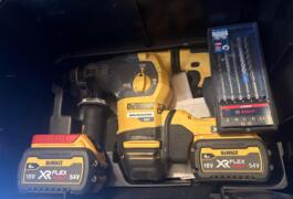 Location outil Burineur perforateur Électrique Dewalt près de Kervignac