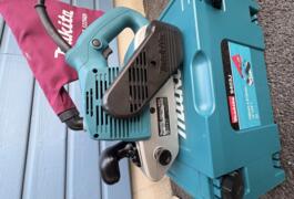 Location outil Ponceuse Électrique Makita près de Kervignac