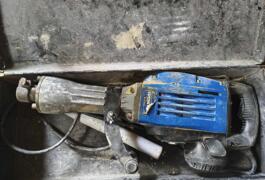 Location outil Marteau piqueur Électrique Hyundai près de Niévroz