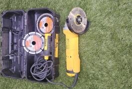 Location outil Meuleuse Électrique Dewalt près de Herblay-sur-Seine