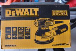 Location outil Ponceuse Électrique Dewalt près de Bacqueville-en-Caux