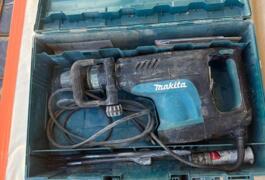 Location outil Burineur perforateur Électrique Makita près de Saint-Paul-en-Chablais