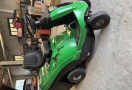 Location outil Tondeuse autoportée Thermique Briggs &amp; stratton près de Saint-Lyphard