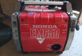 Location outil Groupe électrogène honda em650 Honda près de La Chapelle-Saint-Rémy