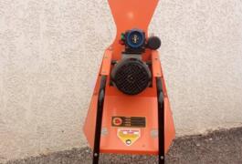 Location outil Broyeur de végetaux Électrique près de Marseille