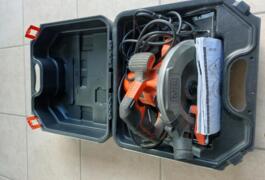 Location outil Scie circulaire Électrique Black et decker près de Le Breuil-en-Bessin