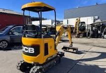 Location outil Mini pelle Avec conducteur JCB près de La Rochelle