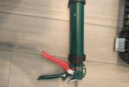 Location outil Pistolet silicone Parkside près de Saint-Chef