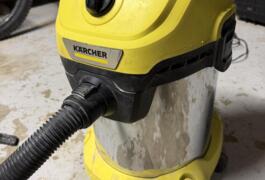 Location outil Aspirateur eau poussière Électrique Karcher près de Marly-le-Roi