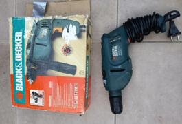 Location outil Perceuse Électrique Black et decker près de Saint-Cyprien