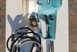 Location outil Ponceuse Électrique Makita près de Pauillac