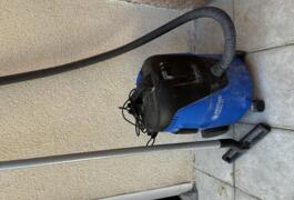 Location outil Aspirateur eau poussière Électrique Nilfisk près de Nanterre