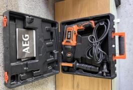 Location outil Burineur perforateur Électrique Aeg près de Bruz