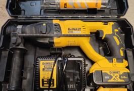 Location outil Burineur perforateur Électrique Dewalt près de Touquin